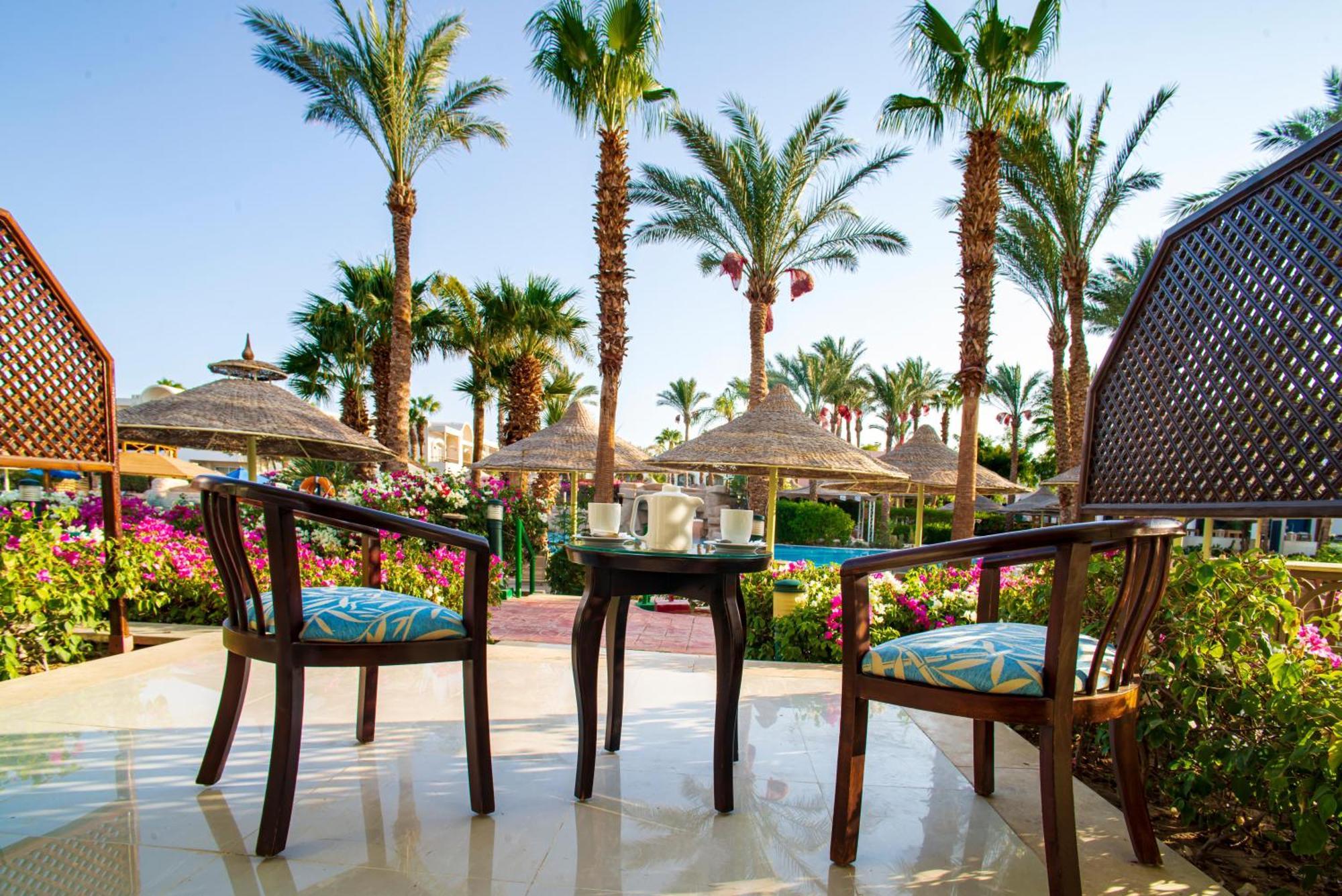 Sierra Sharm El Sheikh Hotel Екстериор снимка The resort's pool area