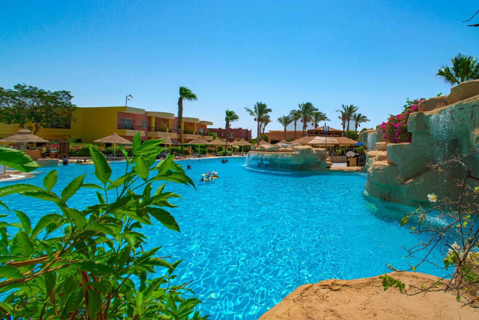 Sierra Sharm El Sheikh Hotel Екстериор снимка A swimming pool at a resort in Egypt